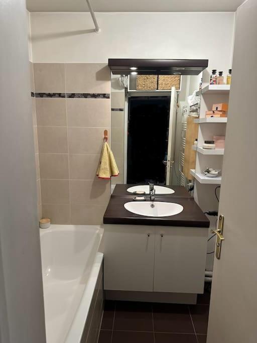 Appartement Quartier Stade De France Saint-Denis  Luaran gambar